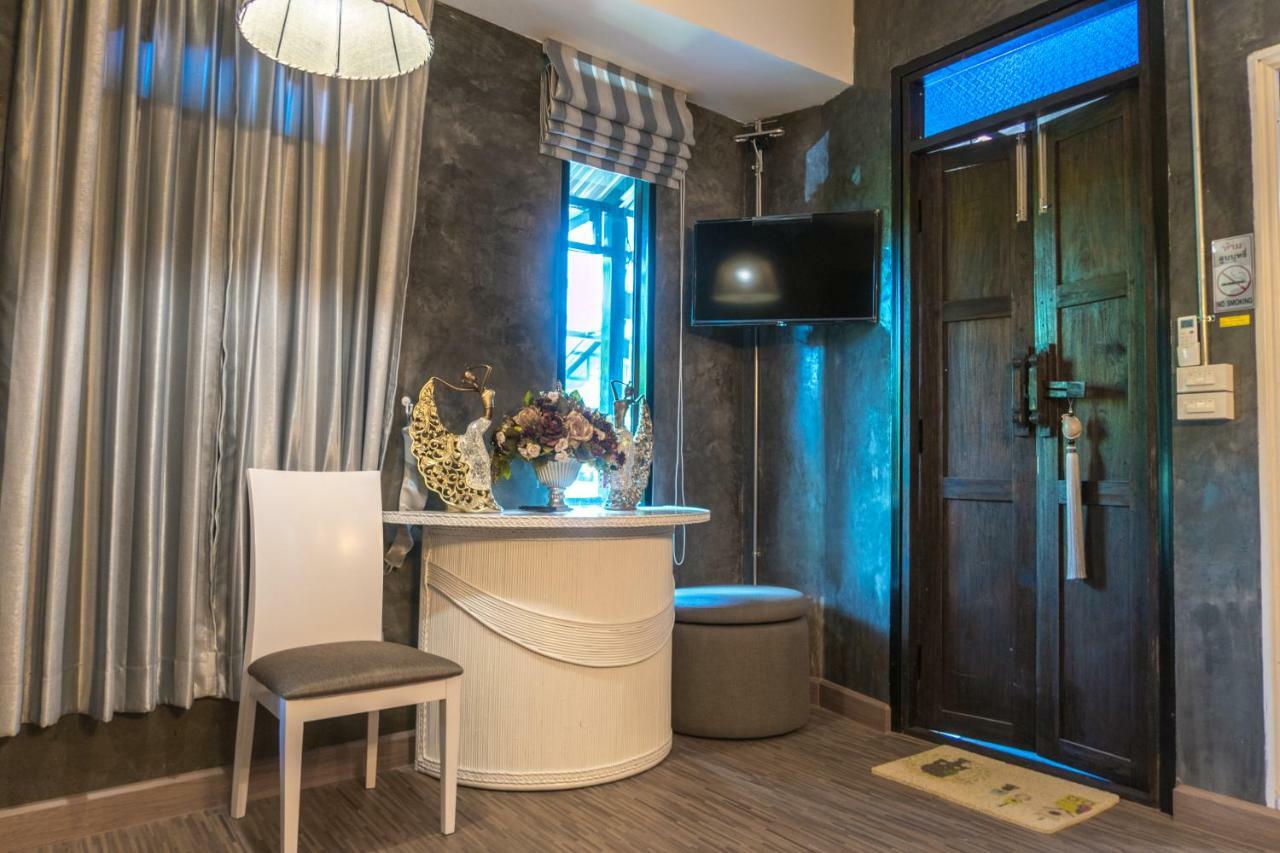 Apartament The Quarter Wutthakat Bangkok Zewnętrze zdjęcie